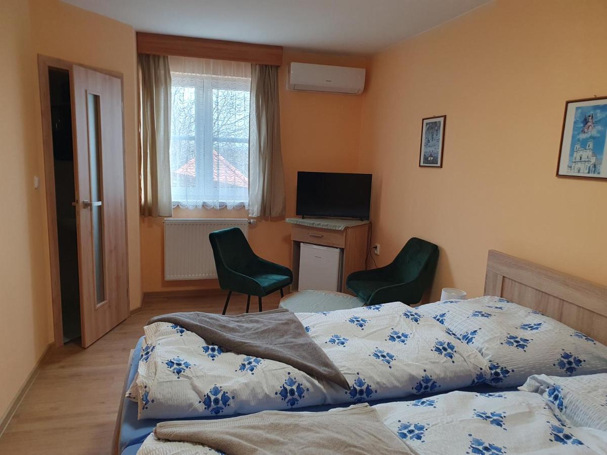 Pension Zeleny Strom Mikulov Bagian luar foto